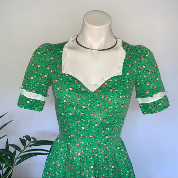 v i n t a g e :: Whimsical Handmade Floral Cottagecore Milkmaid Dress - Picture 16 of 16